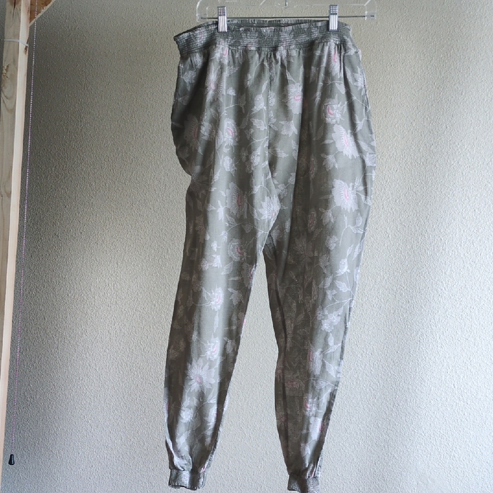 Carve Designs Gray Floral Joggers Modern Harem Styling Women's Size XL